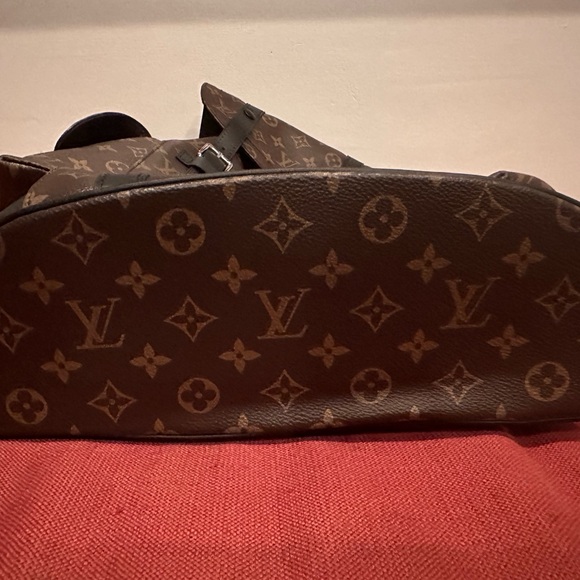 LV Christoper MM (Monogram Macassar) Bookbag - Picture 4 of 9